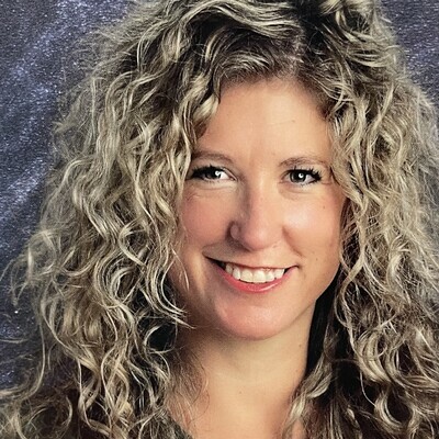 Photo of Nicole Freel